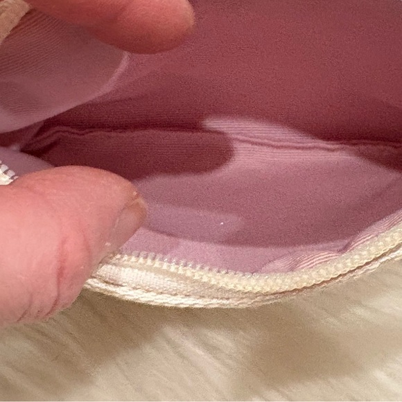 NWT Coach Cream Signature Wristlet - Picture 4 of 6